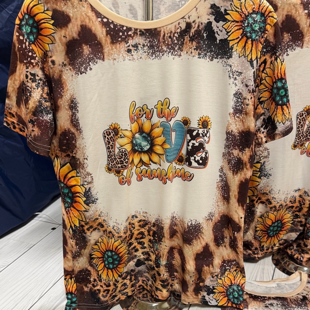 Sunflower and Leopard Graphic T-Shirt